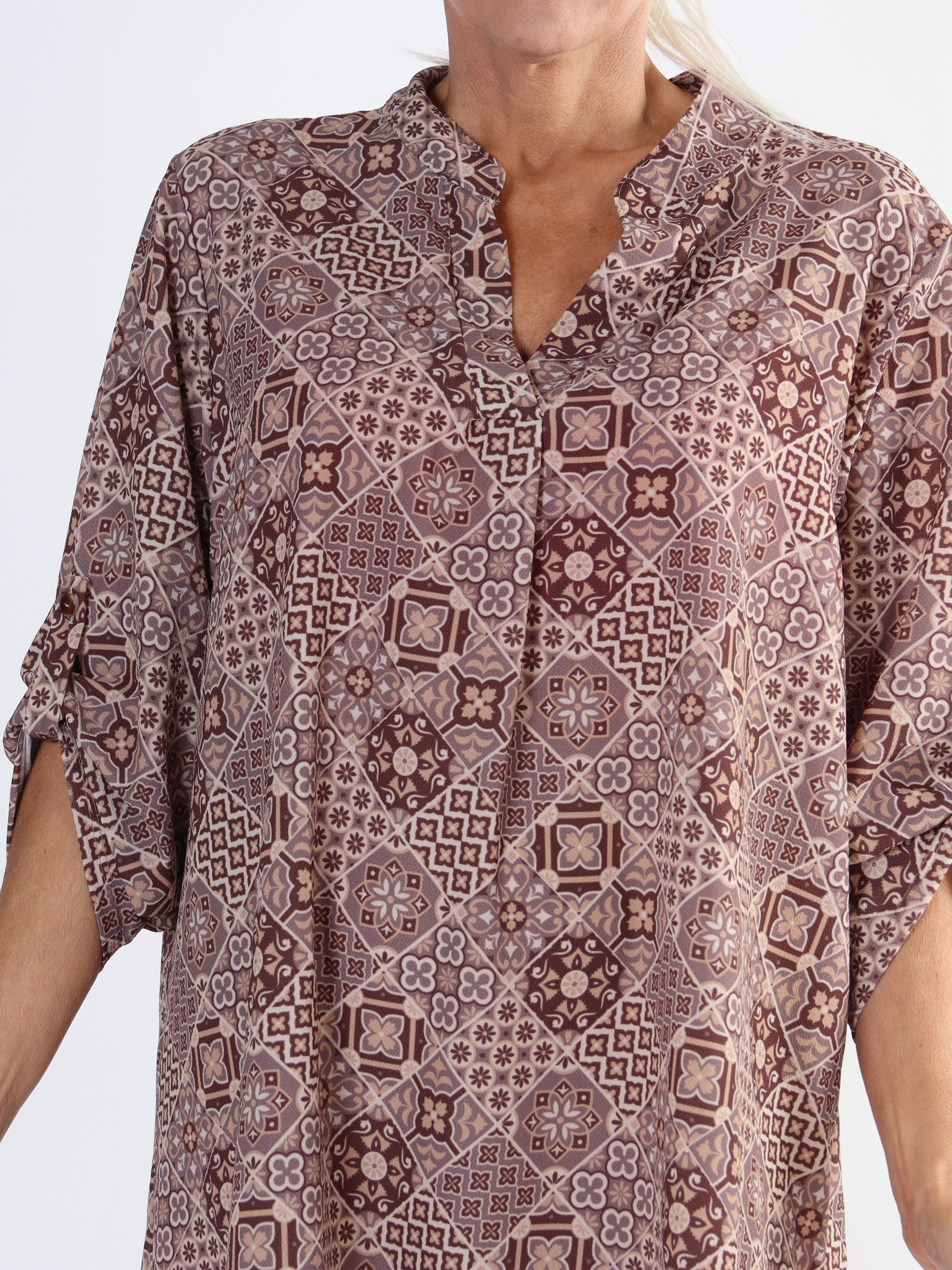 Vanesa Mosaic Long - Mönstrad plus size klänning